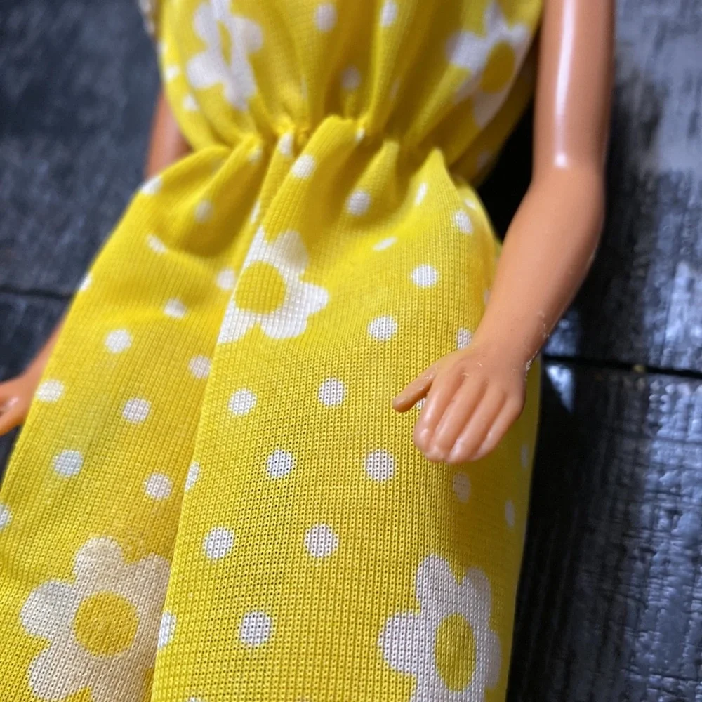 Mattel Vintage 1966 Twist ‘N Turn Barbie Girls' Doll! - Picture 7 of 8